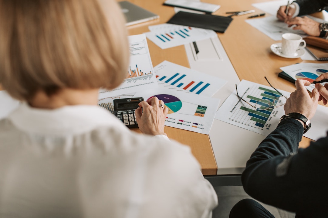Agenzie in testa alla classifica delle vendite - Foto di Vlada Karpovich - Pexels